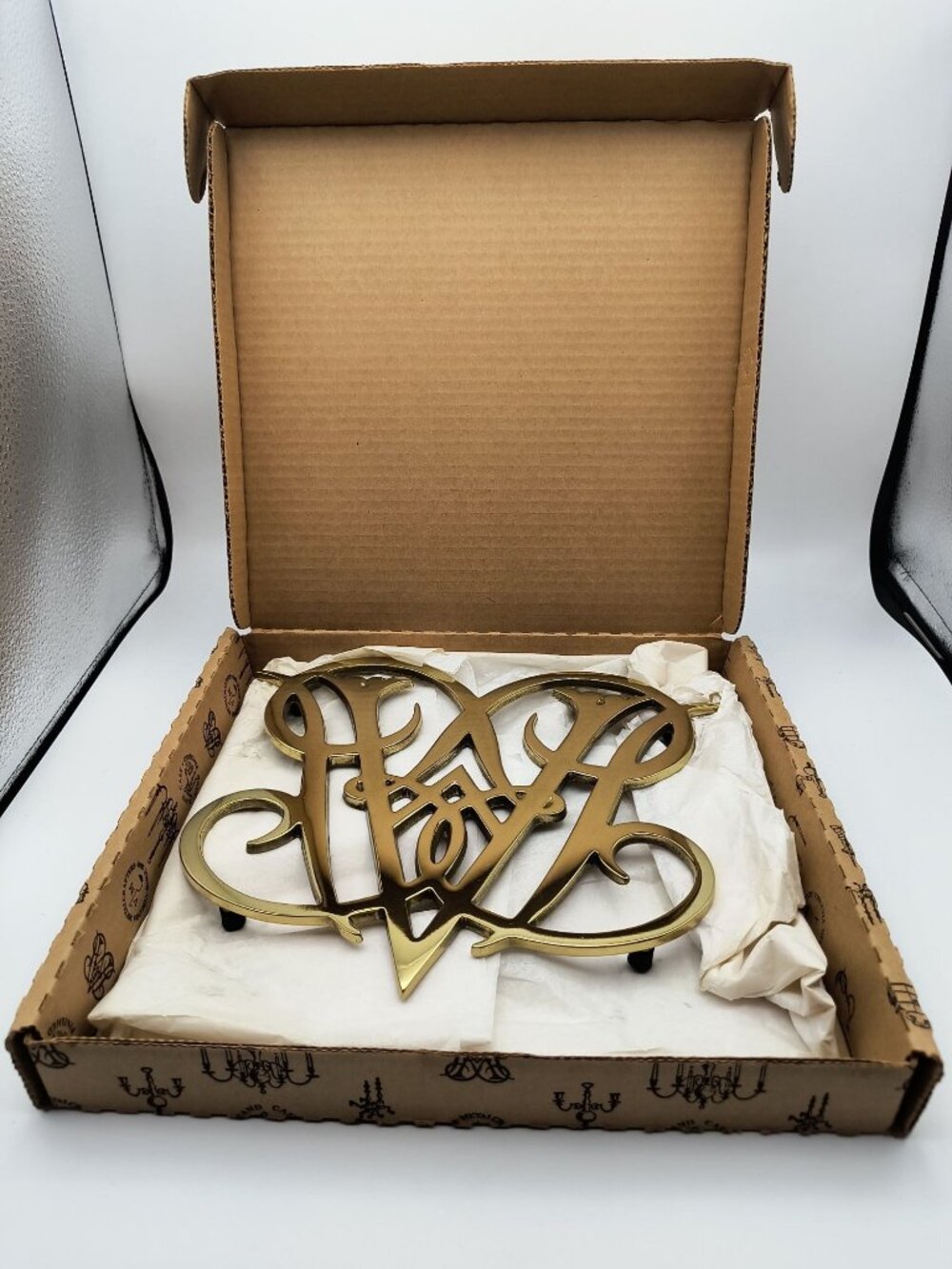 Williamsburg Brass Queen Anne Cypher Wall Decor 1950 CW10-10 Vintage Style Ornat